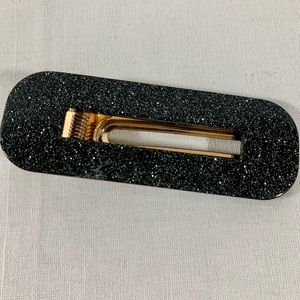 Sparkling black hairpin